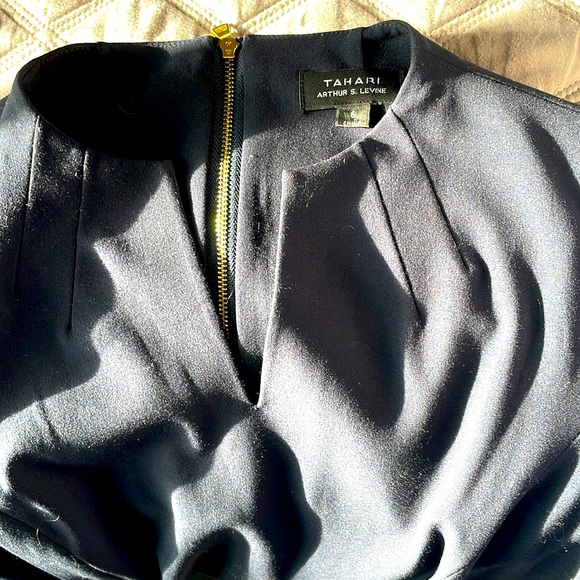 Tahari dress size 6 - Picture 3 of 3